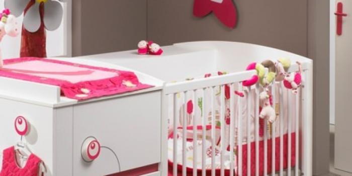 Спальня с детской кроваткой: как сделать комнату уютной для восприятия малыша